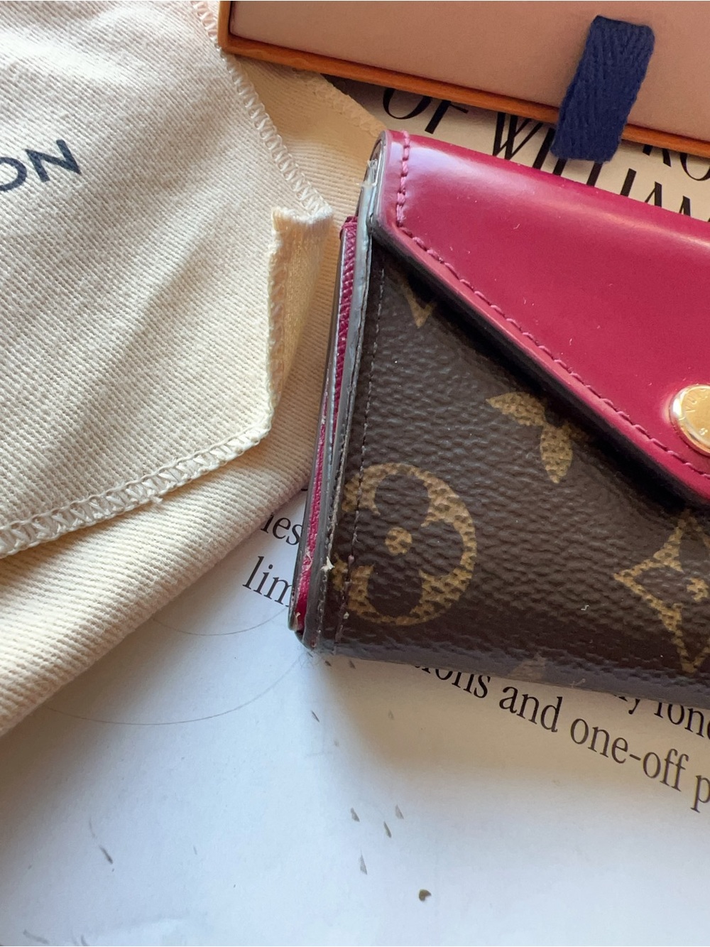 Louis Vuitton Monogram Zoe Wallet - Picture 3 of 9